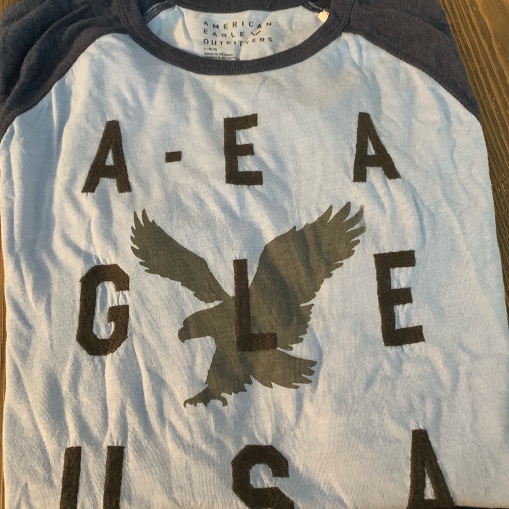 American Eagle navy/powder blue graphic tee